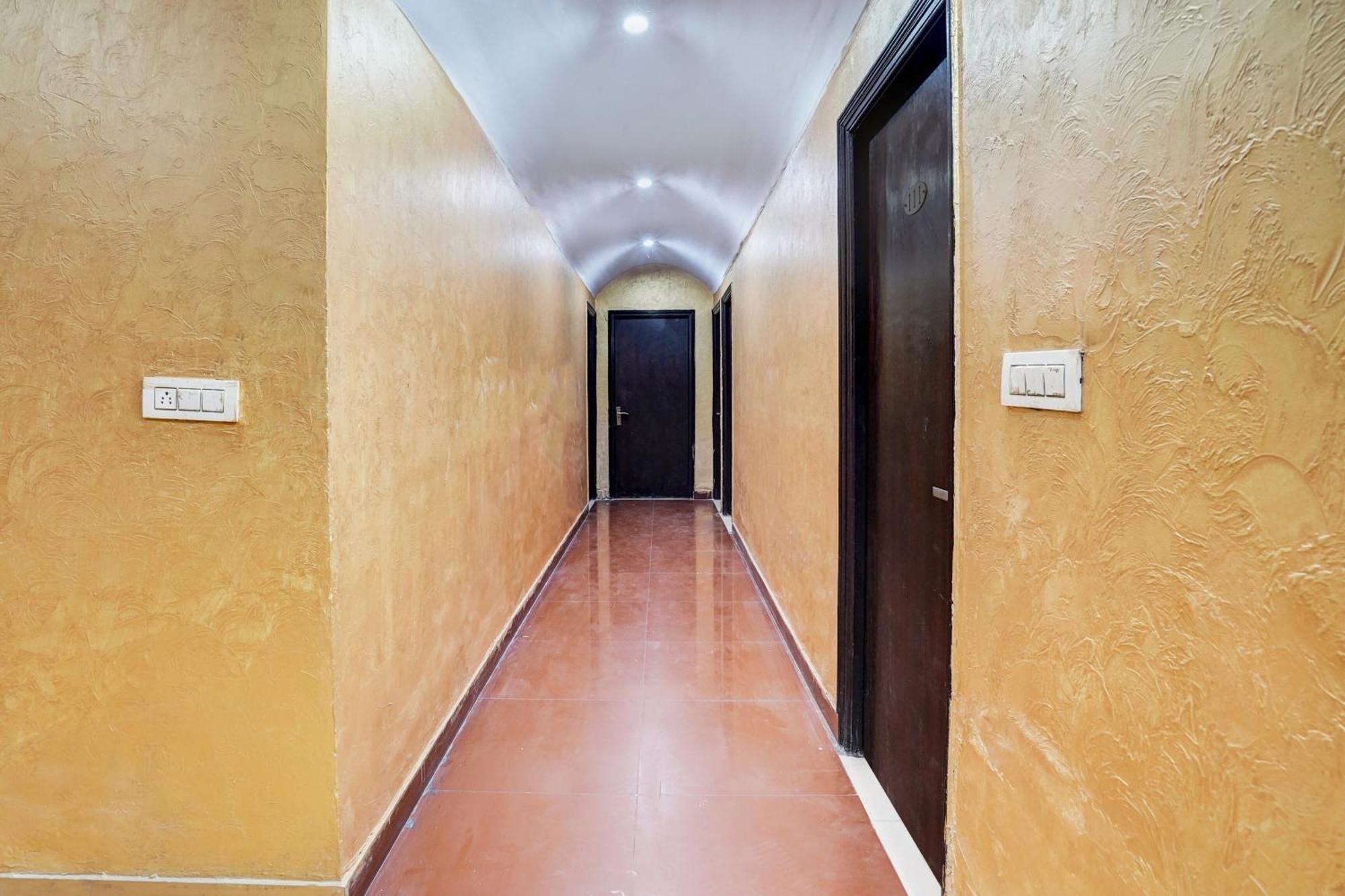 Super Hotel O Bg Hotel Faridabad Extérieur photo